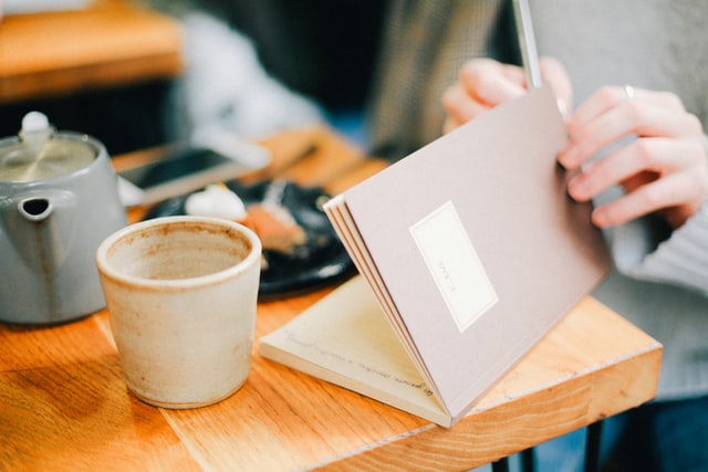 How to relax with journalling